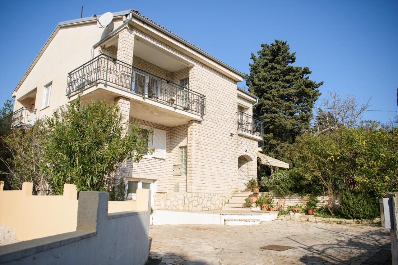 Villa Claudia Beach Apartment Premantura Eksteriør billede