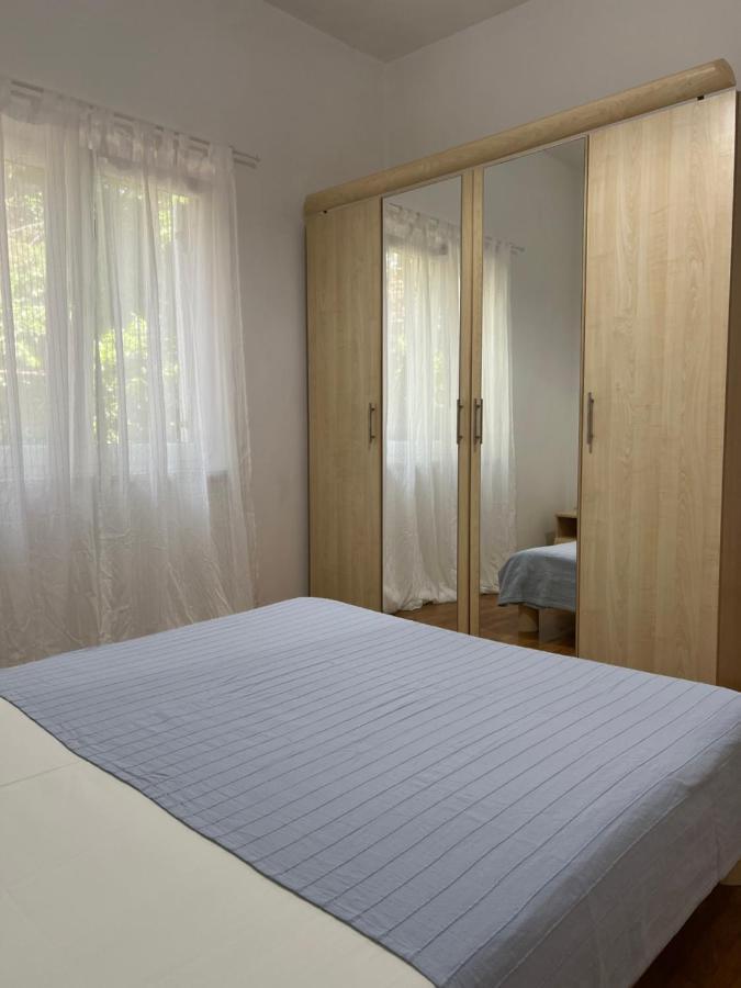 Villa Claudia Beach Apartment Premantura Eksteriør billede