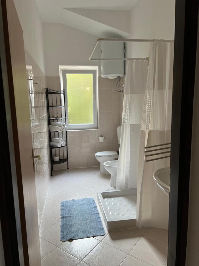 Villa Claudia Beach Apartment Premantura Eksteriør billede